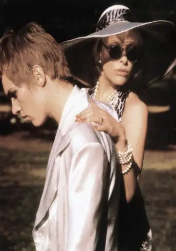 Poster to the movie "Velvet Goldmine" #1539767