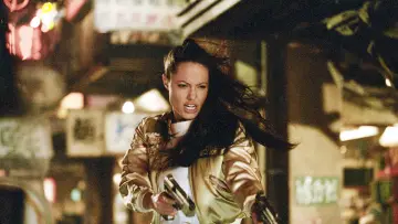 Backdrop to the movie "Lara Croft: Tomb Raider - The Cradle of Life" #1800064
