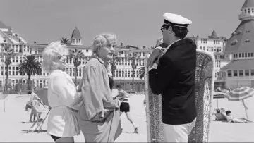 Backdrop to the movie "Some Like It Hot" #750583