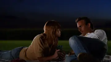Backdrop to the movie "Field of Dreams" #719600