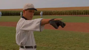 Backdrop to the movie "Field of Dreams" #965909