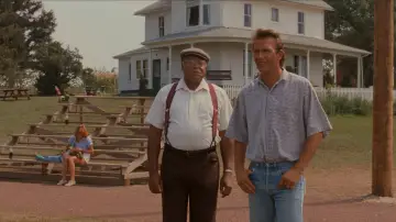 Backdrop to the movie "Field of Dreams" #965910