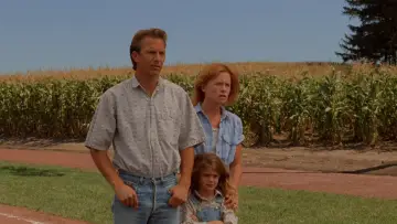 Backdrop to the movie "Field of Dreams" #965912