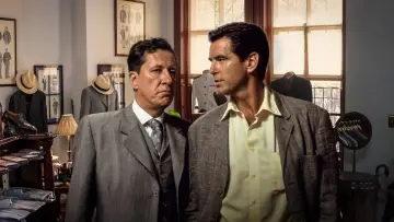 Backdrop to the movie "The Tailor of Panama" #1583679