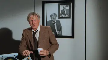 Backdrop to the movie "Airplane II: The Sequel" #869690