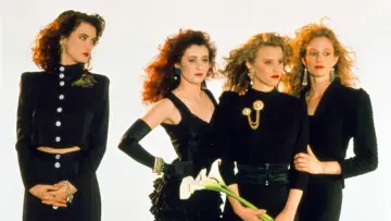Backdrop to the movie "Heathers" #854799
