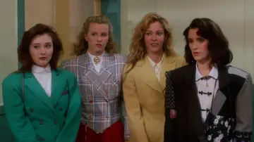 Backdrop to the movie "Heathers" #854802