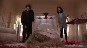 Backdrop to the movie "Heathers" #854811