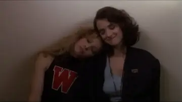 Backdrop to the movie "Heathers" #854816