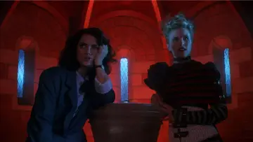 Backdrop to the movie "Heathers" #854821