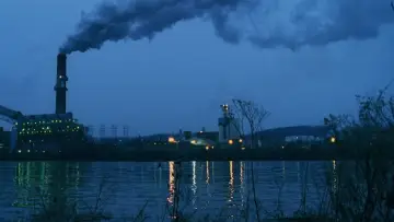 Backdrop to the movie "The Mothman Prophecies" #1252927