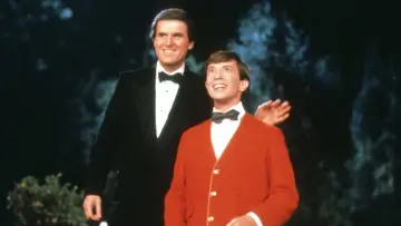 Backdrop to the movie "Clifford" #450508
