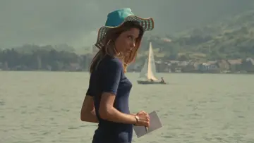 Backdrop to the movie "Claire