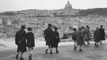 Backdrop to the movie "Rome, Open City" #751157
