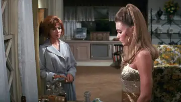 Backdrop to the movie "Valley of the Dolls" #1275966