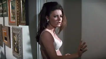 Backdrop to the movie "Valley of the Dolls" #1275967