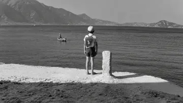 Backdrop to the movie "The Naked Island" #1635243