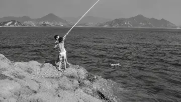 Backdrop to the movie "The Naked Island" #1635254