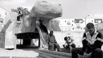 Backdrop to the movie "La Haine" #1198717