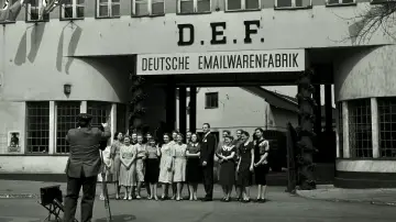 Backdrop to the movie "Schindler