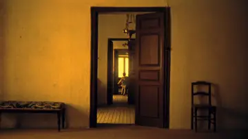 Backdrop to the movie "The Spirit of the Beehive" #1400543