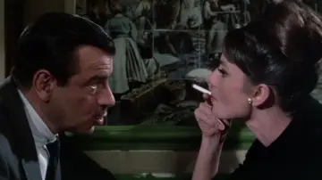 Backdrop to the movie "Charade" #723026