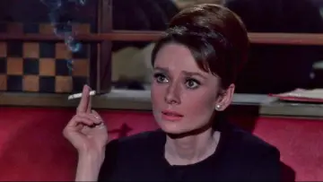 Backdrop to the movie "Charade" #723047