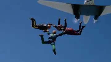 Backdrop to the movie "Drop Zone" #898445