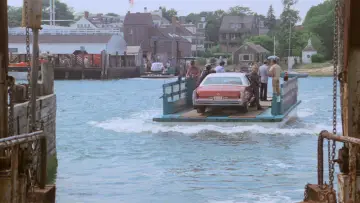 Backdrop to the movie "Jaws" #768211