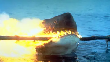 Backdrop to the movie "Jaws 2" #310322