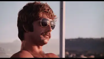 Backdrop to the movie "Lifeguard" #667344