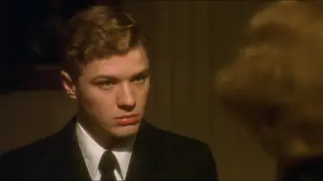 Backdrop to the movie "Gosford Park" #662336