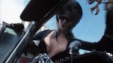 Backdrop to the movie "Elvira: Mistress of the Dark" #278263