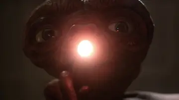 Backdrop to the movie "E.T. the Extra-Terrestrial" #1197925