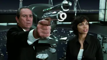 Backdrop to the movie "Men in Black II" #1796580