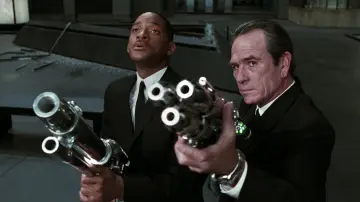 Backdrop to the movie "Men in Black II" #1796584