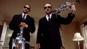 Backdrop to the movie "Men in Black II" #317886
