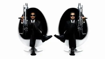Backdrop to the movie "Men in Black II" #317893