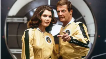 Backdrop to the movie "Moonraker" #783756