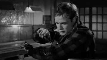 Backdrop to the movie "On the Waterfront" #1884049