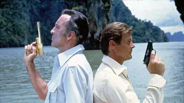 Backdrop to the movie "The Man with the Golden Gun" #1827640