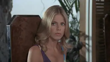 Backdrop to the movie "The Man with the Golden Gun" #646033