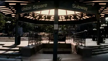 Backdrop to the movie "I Am Legend" #430675
