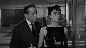 Backdrop to the movie "Sabrina" #868799