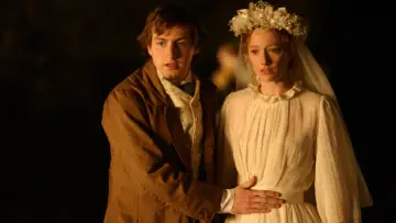 Backdrop to the movie "The Village" #728824