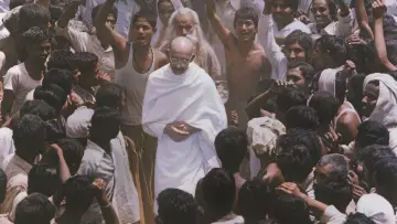 Backdrop to the movie "Gandhi" #1799765
