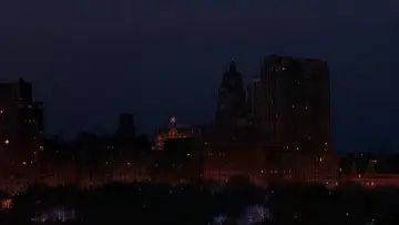 Backdrop to the movie "Home Alone 2: Lost in New York" #1576017