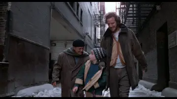 Backdrop to the movie "Home Alone 2: Lost in New York" #567317