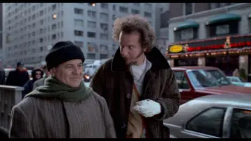 Backdrop to the movie "Home Alone 2: Lost in New York" #567324