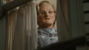 Backdrop to the movie "Mrs. Doubtfire" #1724028